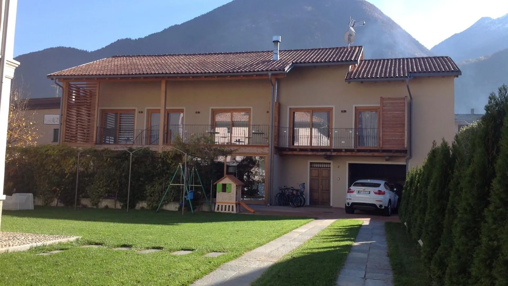 Bed & Breakfast La Corte Di Nonna Gemma - Holiday Home Delebio